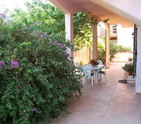 Appartement La Casa Nel Borgo, In A Cozy Charming Village, 15 Min To Beach, Small Pets Welcome Padru