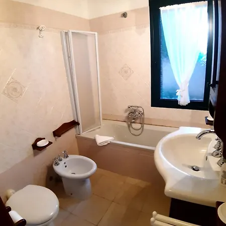La Casa Nel Borgo, In A Cozy Charming Village, 15 Min To Beach, Small Pets Welcome