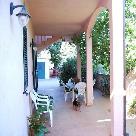 Apartment La Casa Nel Borgo, In A Cozy Charming Village, 15 Min To Beach, Small Pets Welcome