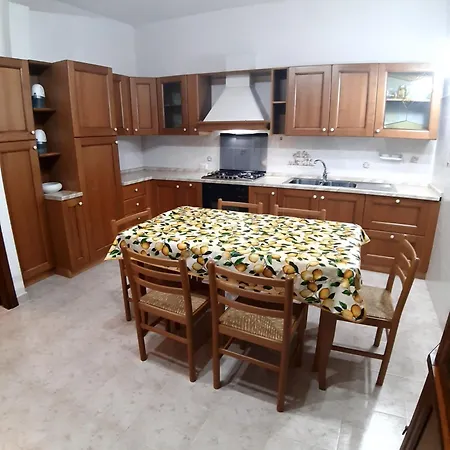 La Casa Nel Borgo, In A Cozy Charming Village, 15 Min To Beach, Small Pets Welcome * Padru
