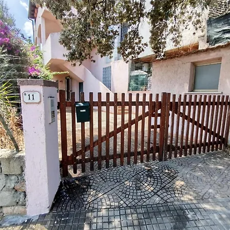 La Casa Nel Borgo, In A Cozy Charming Village, 15 Min To Beach, Small Pets Welcome * Padru