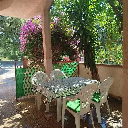 La Casa Nel Borgo, In A Cozy Charming Village, 15 Min To Beach, Small Pets Welcome * Padru
