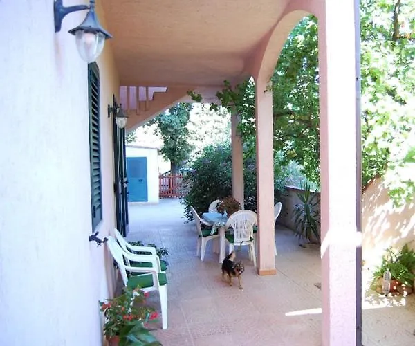 Apartman La Casa Nel Borgo, In A Cozy Charming Village, 15 Min To Beach, Small Pets Welcome