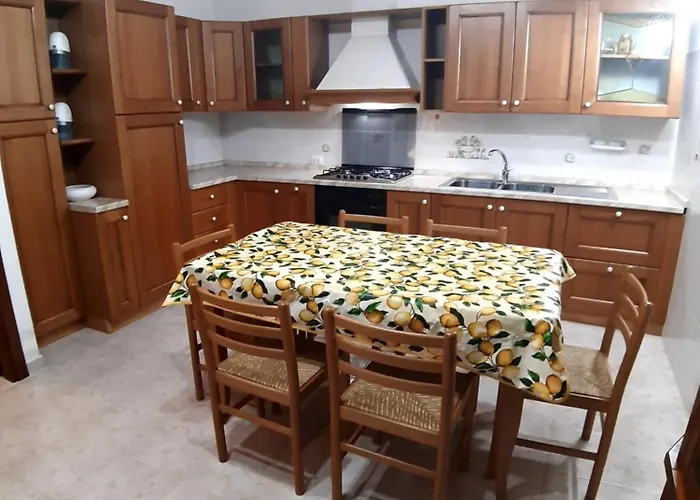 La Casa Nel Borgo, In A Cozy Charming Village, 15 Min To Beach, Small Pets Welcome * Padru